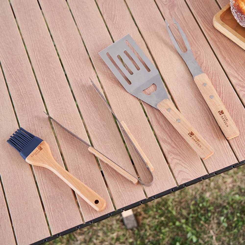 Mobi Garden Four Pieces Barbecue Tool Set